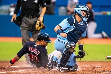 Former Toronto Blue Jays catcher elects free agency