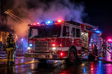 Une famille perd tout dans un incendie majeur au Québec, un drame bouleversant