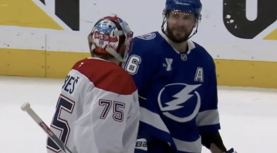 Nikita Kucherov et Jakub Dobes, du Canadien de Montr�al.
