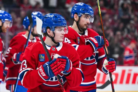 Nick Suzuki brise le silence et fait une grosse r&eacute;v&eacute;lation concernant Cole Caufield et ses probl&egrave;mes en s&eacute;ries