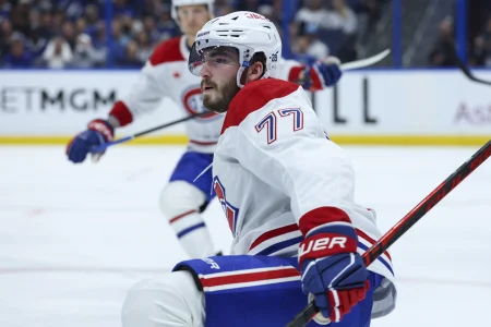 Une surprise totale fait surface concernant l'avenir de Kirby Dach &agrave; Montr&eacute;al
