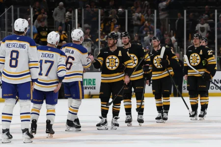 Fans call for leadership change in Boston after angry David Pastrnak locker room rant