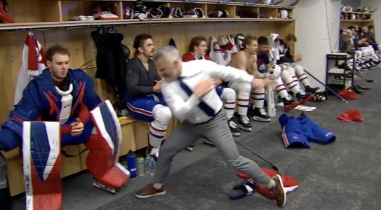 Scène dans le vestiaire du Canadien de Montréal, avant le match contre les Sabres de Buffalo.