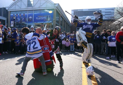 Montreal reporter attacked by Sabres fans as new video surfaces
