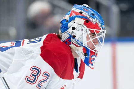 12 avril 2026 ; Elmont, New York, États-Unis ; Le gardien des Canadiens de Montréal, Jacob Fowler (32), lors de la deuxième période du match contre les Islanders de New York à lUBS Arena.