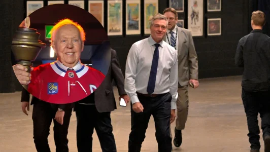 25 janvier 2024; Montréal (Québec), Canada; Patrick Roy, entraîneur-chef des Islanders de New York, arrive au Centre Bell pour une conférence de presse avant le match contre les Canadiens de Montréal.