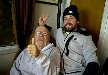 Le fils de Tacu d&eacute;voile sa m&egrave;re pour la premi&egrave;re fois sur une photo