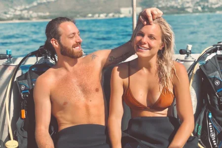 Jonathan Roy fait r&eacute;agir avec une photo tr&egrave;s intime de sa blonde