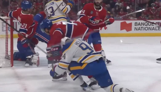 Séquence impliquant Arber Xhekaj, du Canadien de Montréal, contre les Sabres de Buffalo.