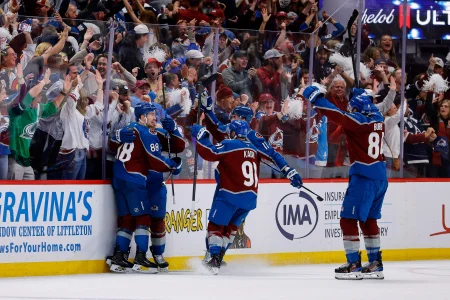 Nathan MacKinnon's postgame gesture on the ice sets hockey world ablaze