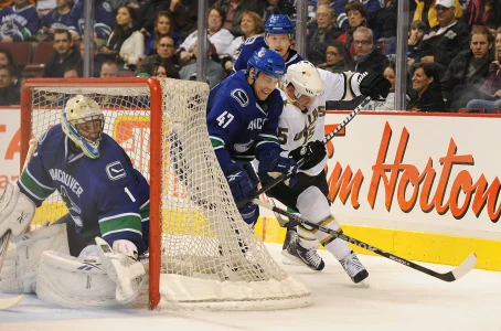 Bruins lose key front-office voice as Canucks speculation grows