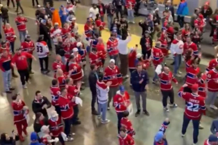 Canadiens stun Buffalo crowd with wild postgame scene after taking 3-2 series lead