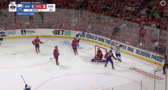 Séquence du match entre le Canadien de Montréal et les Sabres de Buffalo, samedi soir au Centre Bell lors des séries éliminatoires de la LNH.