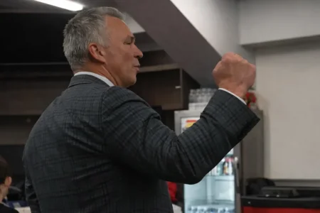 Fans cant believe what Martin St-Louis did in the locker room after cameras caught it all