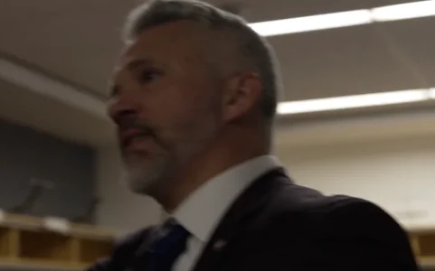 On sait maintenant ce que Martin St-Louis a cri&eacute; aux joueurs du Canadien apr&egrave;s la victoire et &ccedil;a fait r&eacute;agir