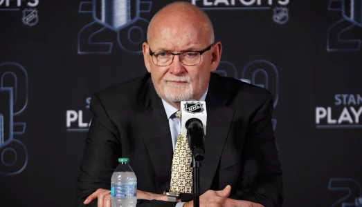 Lindy Ruff d&eacute;nonce une erreur de Wes McCauley et bl&acirc;me les arbitres pour la d&eacute;faite contre le Canadien