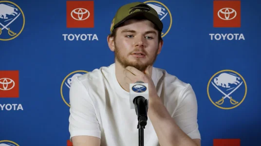 Zach Benson en avait long &agrave; dire en point de presse apr&egrave;s l'&eacute;limination contre le Canadien