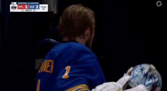 Ukko-Pekka Luukkonen a pos&eacute; un geste compl&egrave;tement ridicule imm&eacute;diatement apr&egrave;s le but gagnant du Canadien