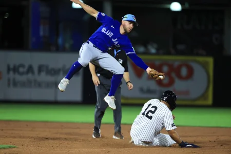 Blue Jays make notable infielder move before facing Yankees