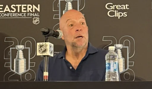 Kent Hughes prend la parole publiquement et d&eacute;voile la v&eacute;rit&eacute; concernant l'absence de Martin St-Louis