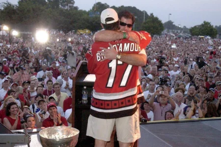 A major Stanley Cup-winning name could soon arrive behind the Oilers bench