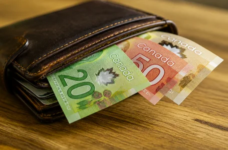 De nombreux Qu&eacute;b&eacute;cois recevront bient&ocirc;t de l'argent: voici combien et quand