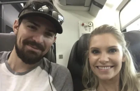 Lancien gardien du Canadien de Montréal, Carey Price, et sa femme Angela Price.