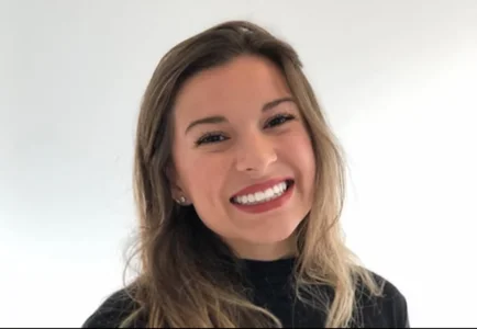Audrey-Louise Beauséjour prend la pose aux côtés de sa nouvelle amoureuse Audrey-Louise Beauséjour prend la pose aux côtés de sa nouvelle amoureuse