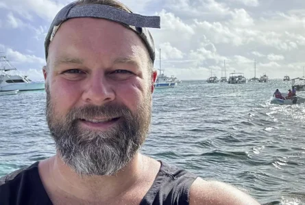 Guillaume Latendresse pr&eacute;sente sa nouvelle amoureuse
