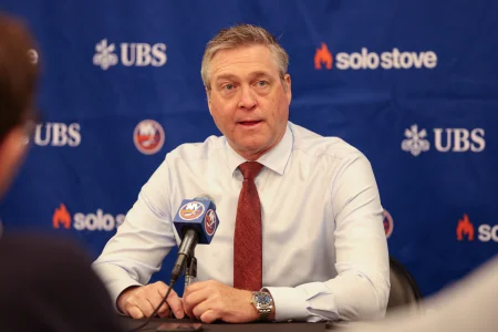 Patrick Roy traverse une dure &eacute;preuve loin du hockey