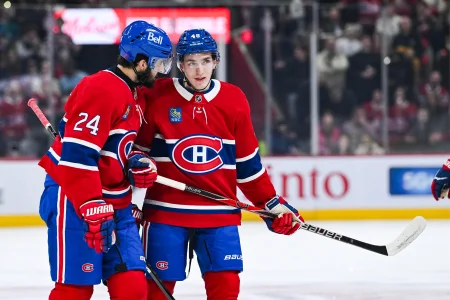 D&eacute;veloppement inqui&eacute;tant concernant la blessure de Lane Hutson, selon Antoine Roussel