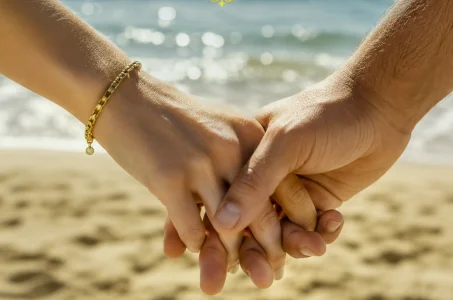 Cette humoriste qu&eacute;b&eacute;coise r&eacute;v&egrave;le enfin l'identit&eacute; de son amoureux connu au Qu&eacute;bec