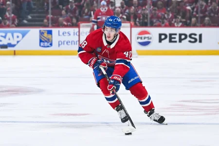 La LNH forc&eacute;e d'intervenir apr&egrave;s le coup ill&eacute;gal contre Lane Hutson hier