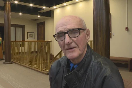 Beloved hockey legend dies as NHL fans pay tribute