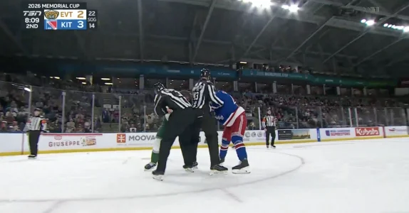 The Memorial Cup just exploded after a massive fight involving Jaxsin Vaughan and Andrew MacNiel