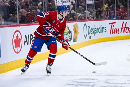 Lane Hutson apprend une mauvaise nouvelle durant la s&eacute;rie contre les Hurricanes