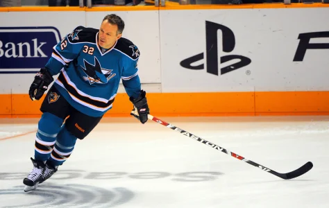 Winnipeg Jets honour a hockey legend following Claude Lemieux's death