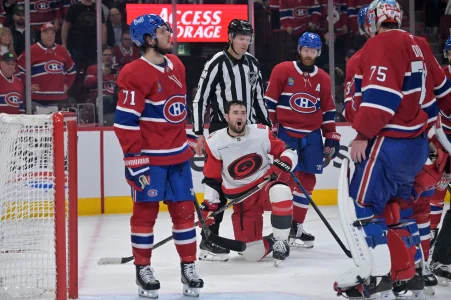 Confirmé : Martin St-Louis a pris une première décision avant le match 5 face aux Hurricanes Confirmé : Martin St-Louis a pris une première décision avant le match 5 face aux Hurricanes
