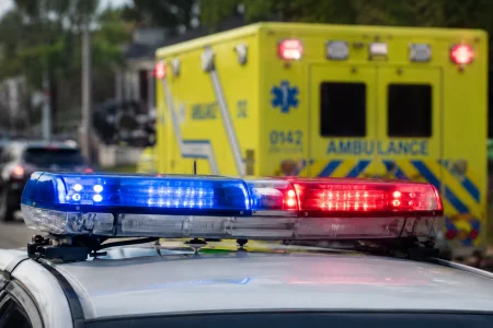 Un jeune conducteur entre la vie et la mort apr&egrave;s une sortie de route