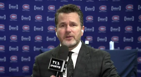 Le journaliste de TVA Sports, Renaud Lavoie, après un point de presse du Canadien de Montréal au Centre Bell.
