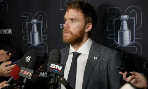 Coup de th&eacute;&acirc;tre : Connor McDavid aurait d&eacute;barqu&eacute; &agrave; Montr&eacute;al pour visiter des quartiers r&eacute;sidentiels