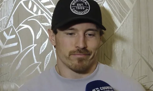 Lattaquant du Canadien de Montréal, Brendan Gallagher, en point de presse devant les médias.