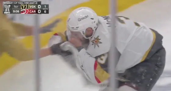 Blessure subie par le défenseur des Golden Knights de Vegas, Brayden McNabb, en finale de la Coupe Stanley contre les Hurricanes de la Caroline.