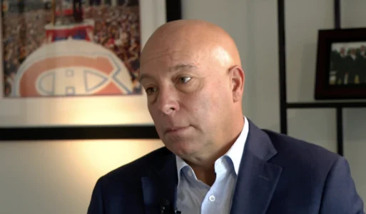 Le directeur général du Canadien de Montréal, Kent Hughes, en entrevue sur TVA Sports.