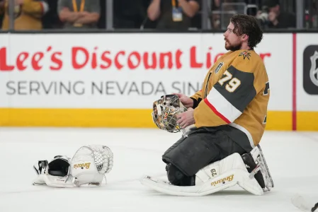 A real problem involving Carter Hart has emerged right after Game 4
