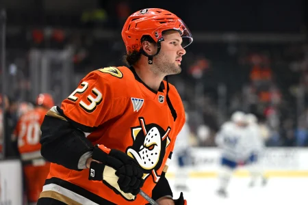 A division rival is closing in on a center the Maple Leafs checked in on