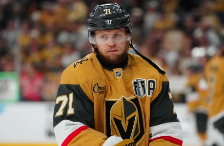 Une blessure fait craindre le pire chez les Golden Knights durant le match 5