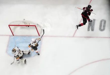 Carter Hart responds after being dragged into major Stanley Cup Finals controversy