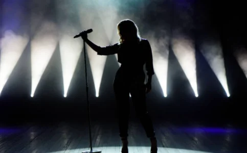 Cette chanteuse ador&eacute;e du public est maintenant sortie du coma et donne enfin des nouvelles rassurantes