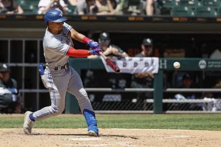 Beloved former Blue Jays infielder cut by the Dodgers this morning